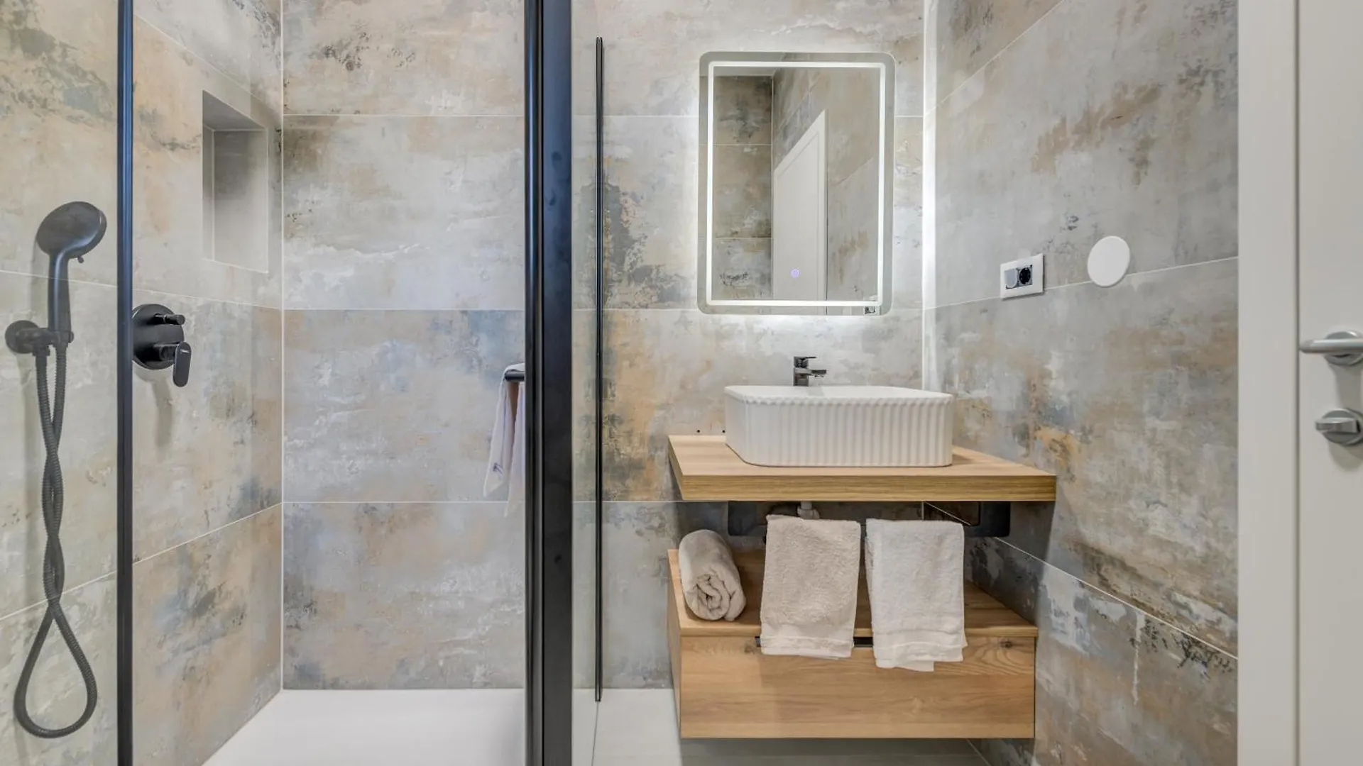 Luxury Villa Providenza Kastela 0*,