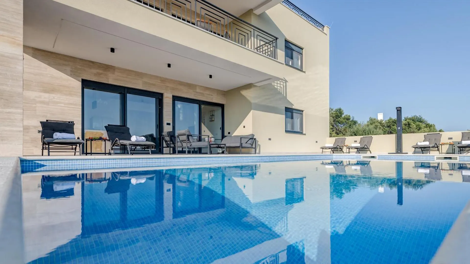 Luxury Villa Providenza Kastela 0*,