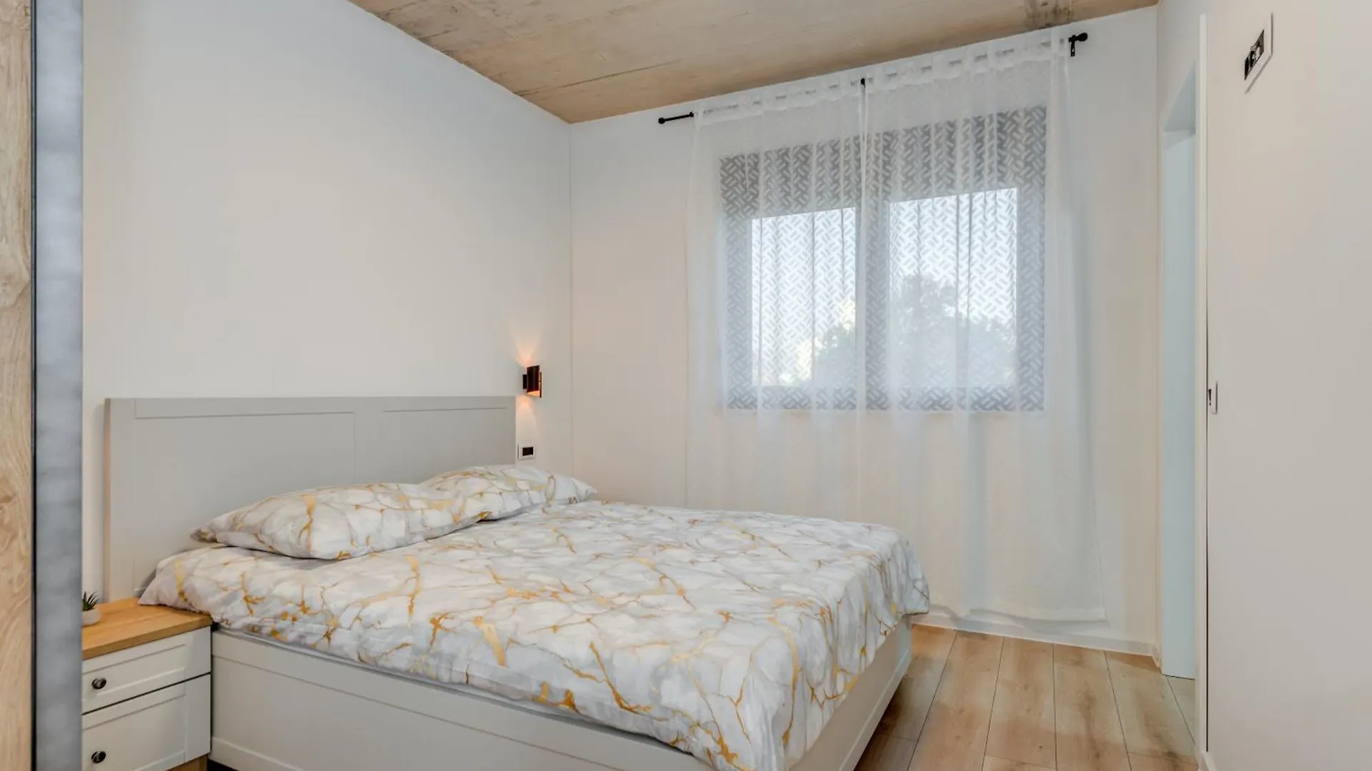 Luxury Villa Providenza Kastela 0*,